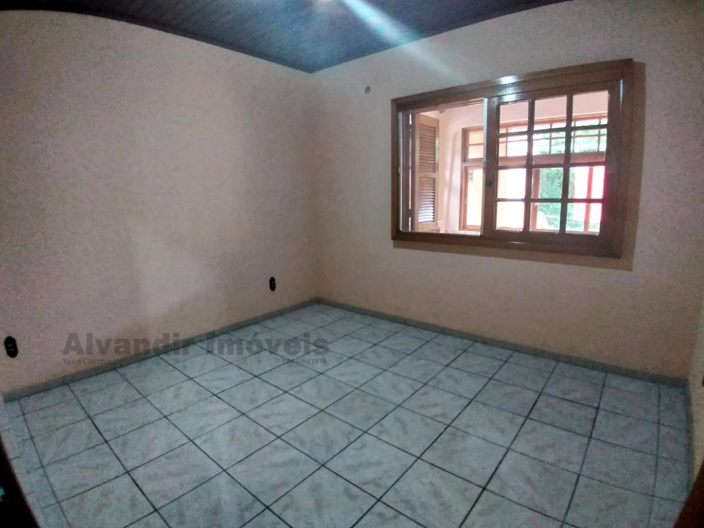 Casa à venda com 3 quartos, 650m² - Foto 2